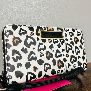 Betsey Johnson XOZIPP-P Heart Leopard Zip Wallet Wristlet Faux Leather NWT